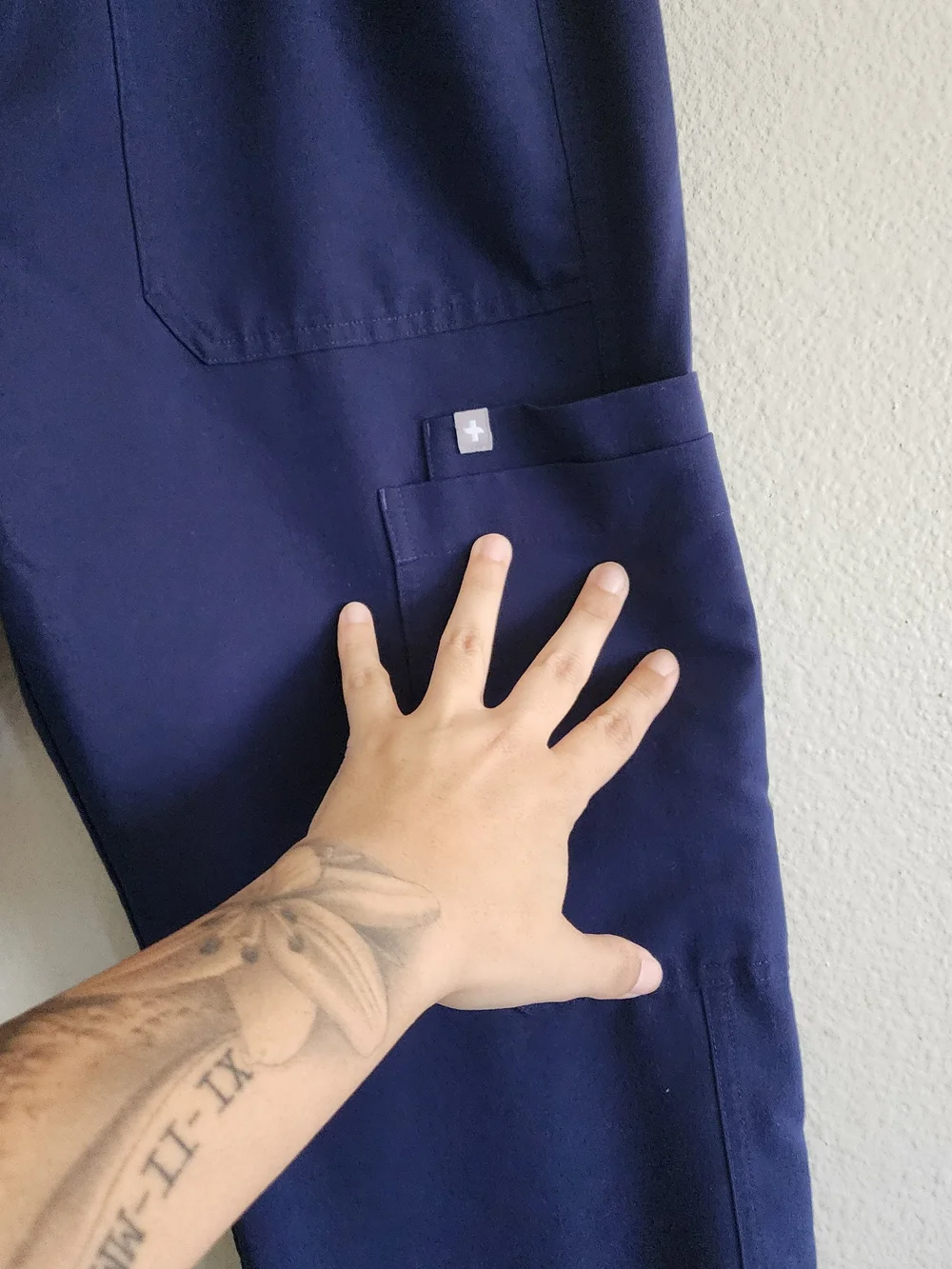FIGS Men's Cairo Cargo Straight Leg Scrub Pants Navy Blue Size Large - Lot of 2